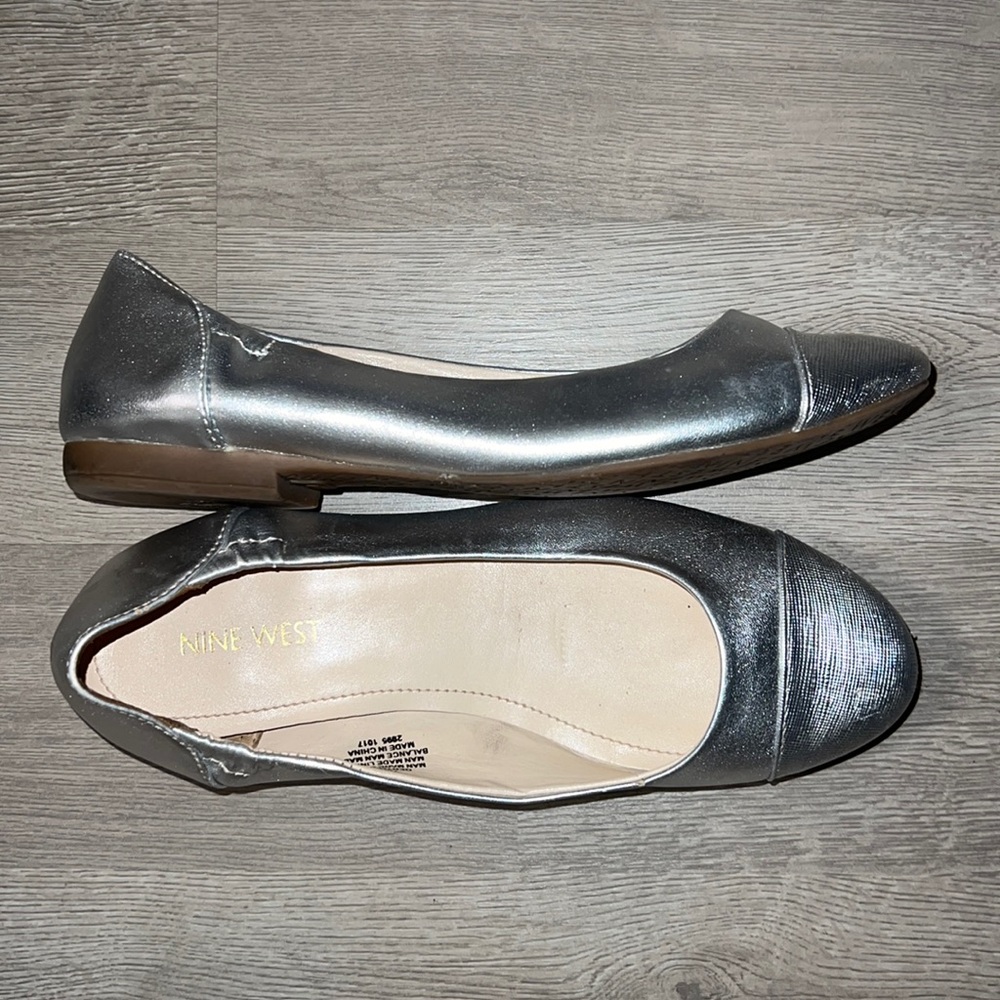 Nine West Sliver Flats Size 7.5 M